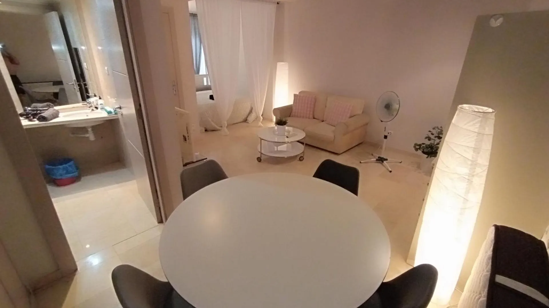 Apartment-Loft Sagrada Famila L5 Metro Exit Barcelona 0*,