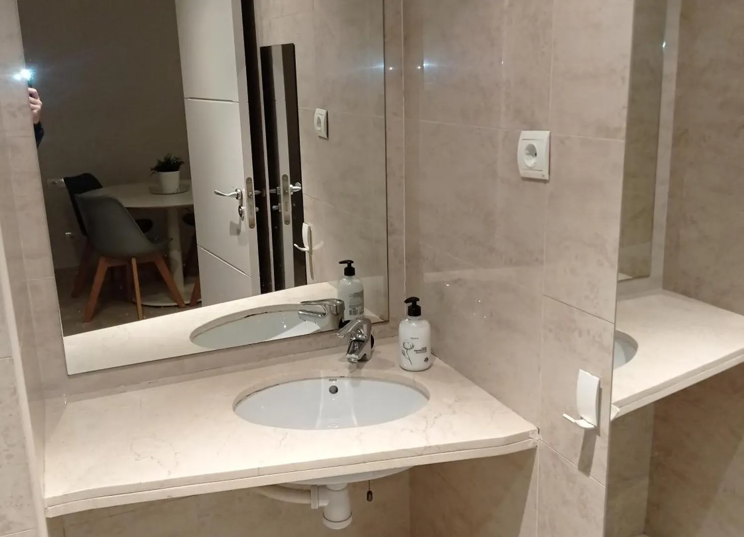 Apartment Apartment-Loft Sagrada Famila L5 Metro Exit Barcelona Spain