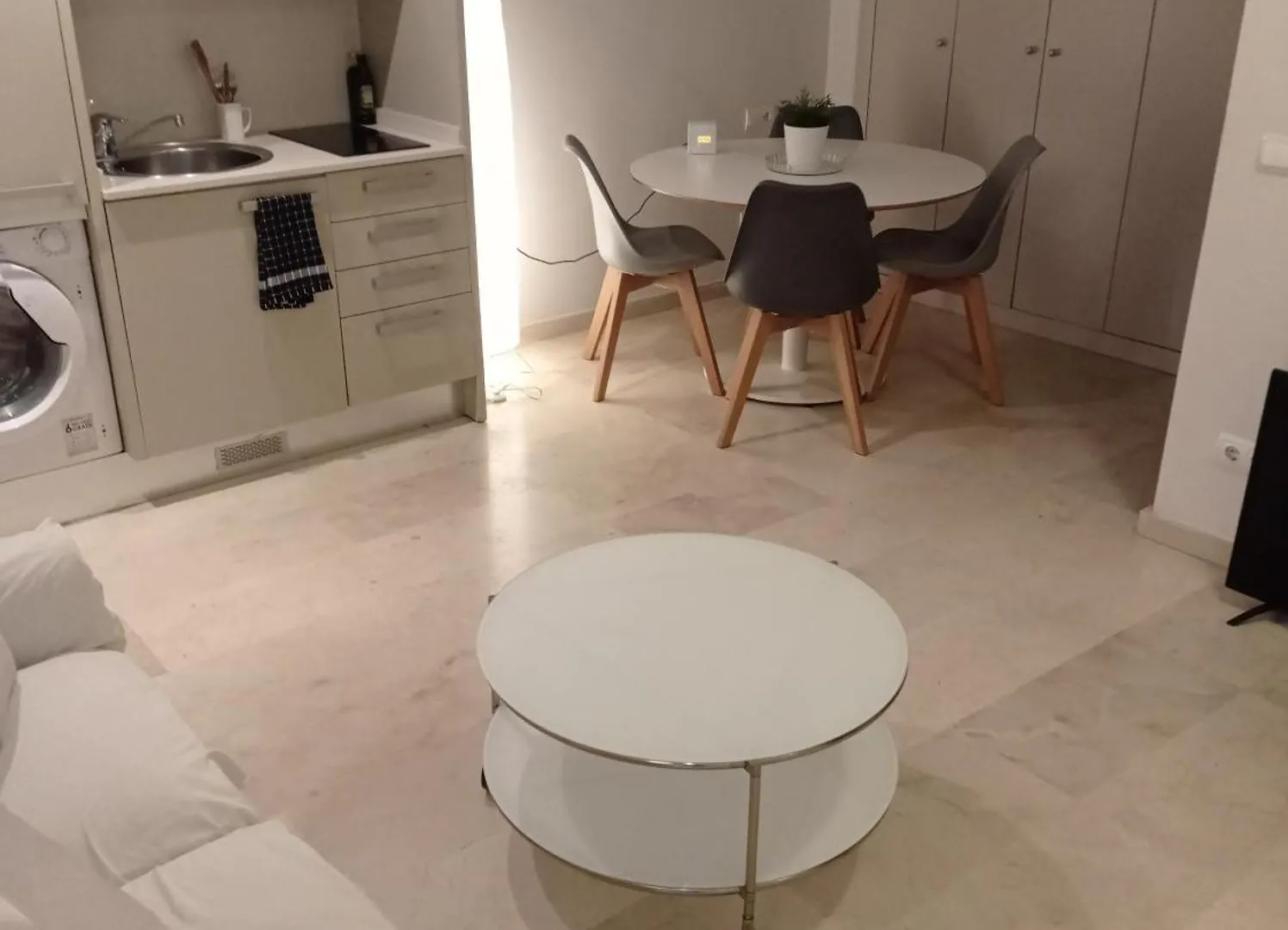 Apartment-Loft Sagrada Famila L5 Metro Exit Barcelona Spain